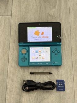 Nintendo 3DS – Blue with charger stylus and sd card