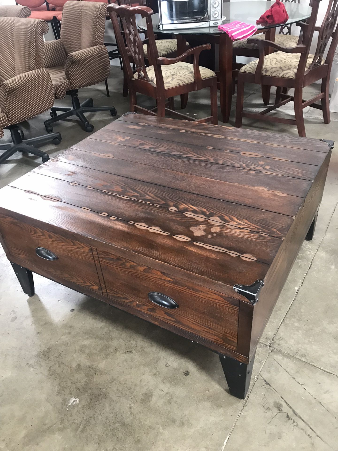 Rustic Coffee Table With Storage Compartment 
