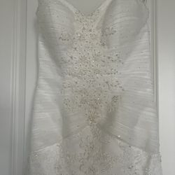 Wedding Dress Size 2P Oleg Cassini