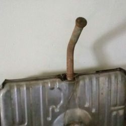 Gas tank