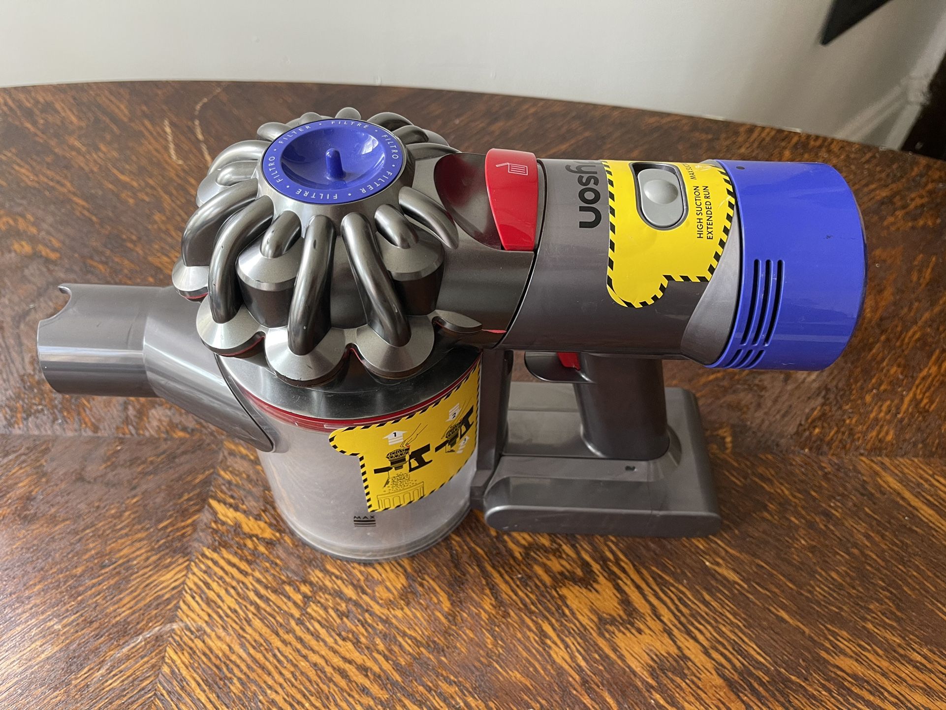 Dyson V7 Animal ALL Accessories Included