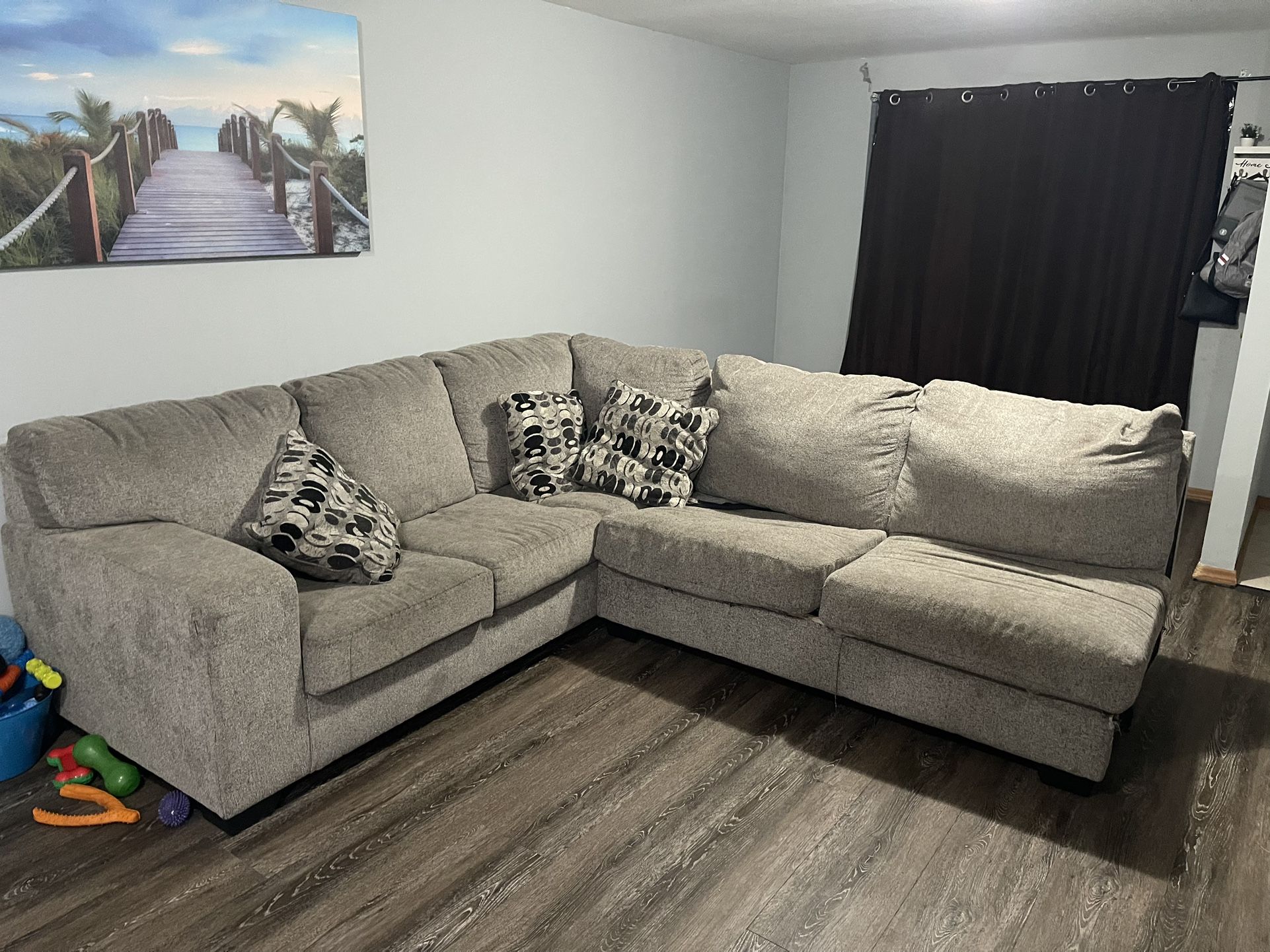 SECTIONAL COUCH FOR SALE