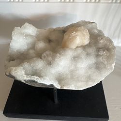 Stunning crystal - quartz druzy cluster featuring a peach stilbite crystal formation centered on the