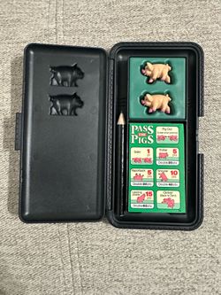 Vintage 90s Milton Bradley Pass The Pigs Portable Travel Classic Game