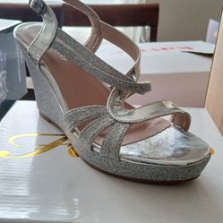 Silver Wedge Shoe Size 71/2 $15