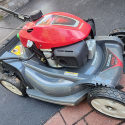 HONDA HRX217 Self Propelled Mower