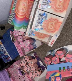 Labubu and hello kitty hippers