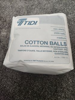 NEW 2000 Medium Cotton Balls