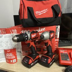 Milwaukee M18 18-Volt Lithium-Ion Cordless Drill Driver/Impact Driver Combo Kit