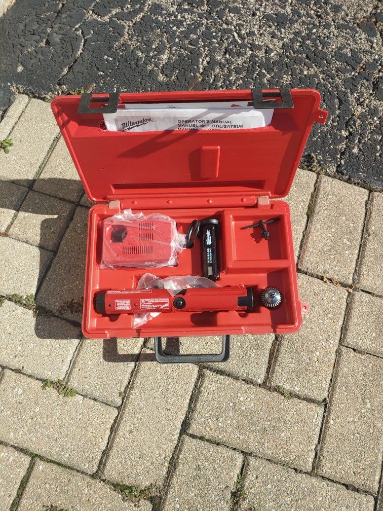 Milwaukee Cordlees Screwdriver