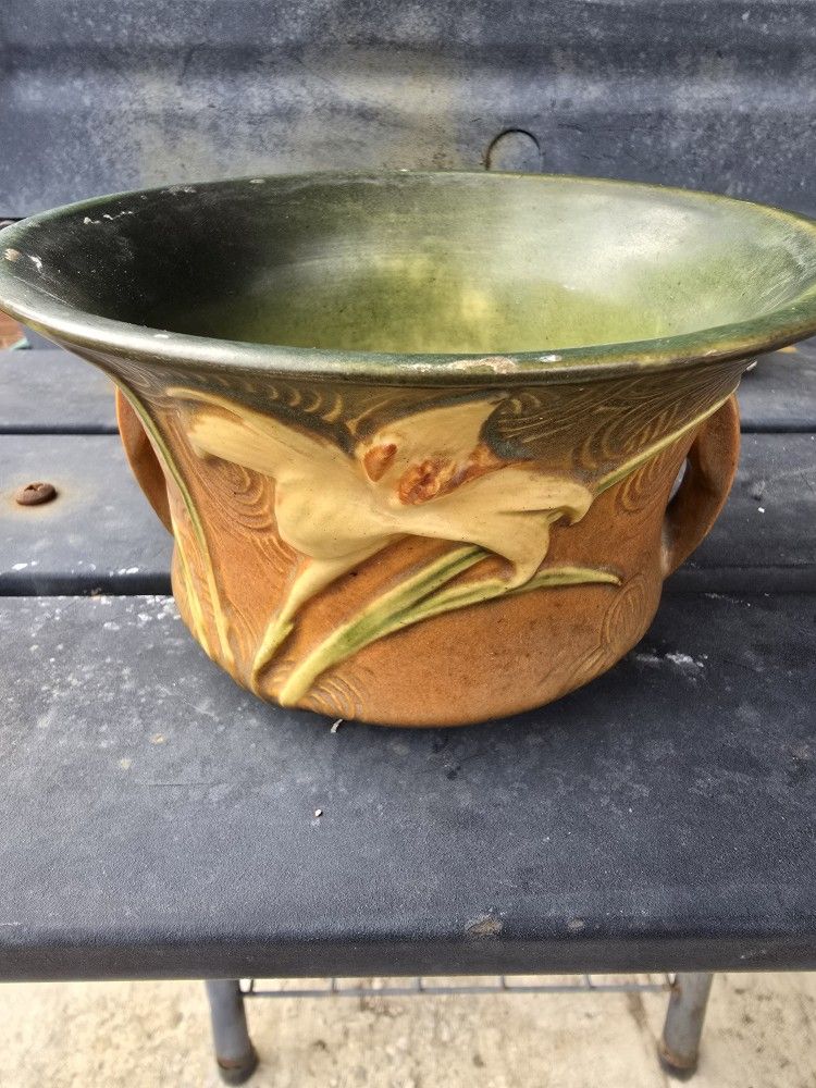 Vintage roseville pottery flower pot bowl Signed and  numbered