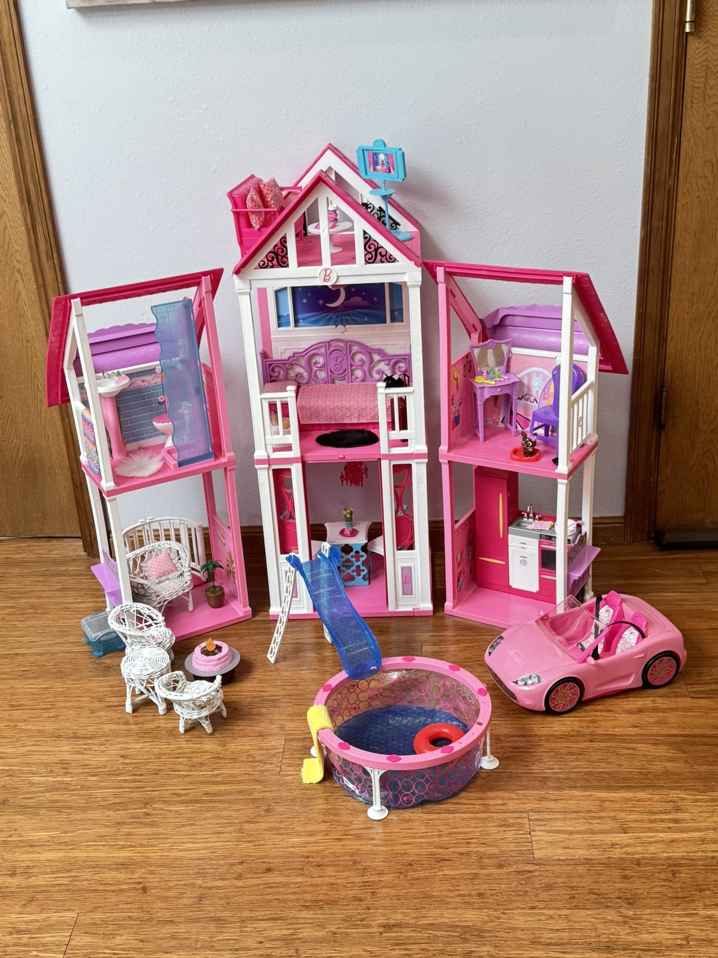 Barbie House with Lots Of Accessories Included
