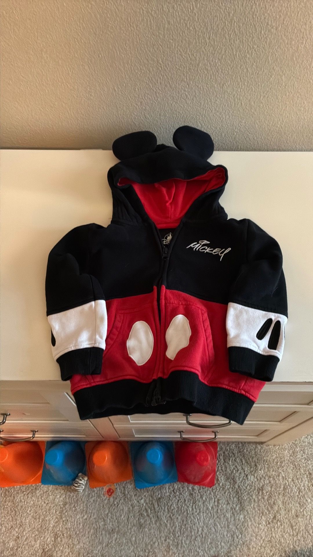 Disneyland Mickey Mouse hoodie sweatshirt, 4T