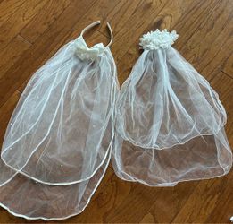 2 wedding/ communion veils $10 each