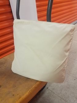4 Cream Cushion