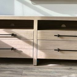 Solvang TV Stand