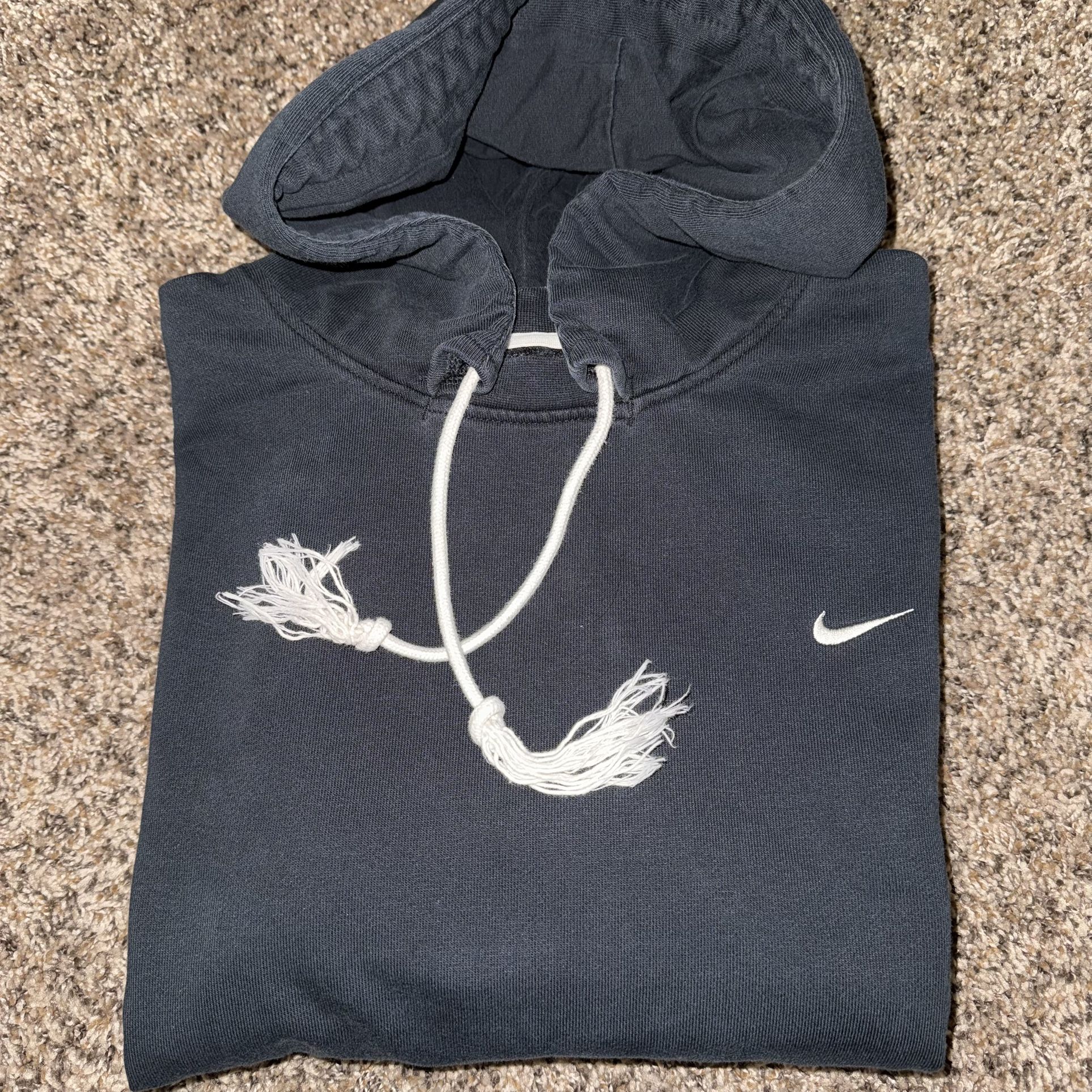 NIKE STANDARD ISSUE HOODIE SWEATSHIRT