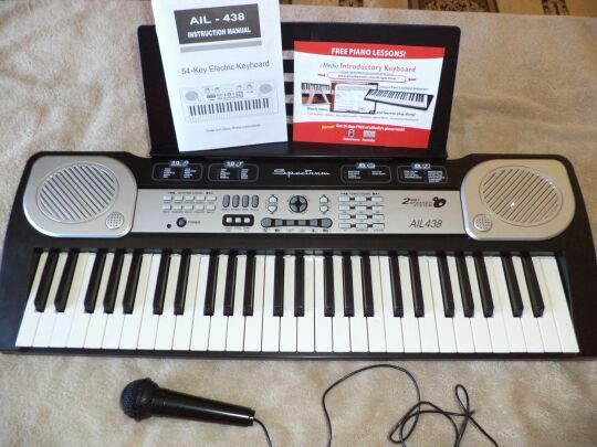 54 note keyboard (spectrum) includes mp3 input and sing-a-long mic