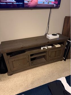 65” tv stand $20