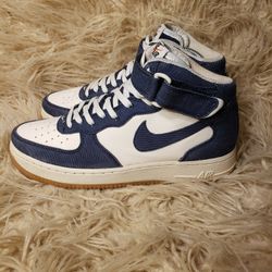 RARE Nike Air Force 1 Mid '07 Denim Gum  Style: 315123-408  Size 8.5

They are gently used. Odor and stain-free. No original box. We always carefully 