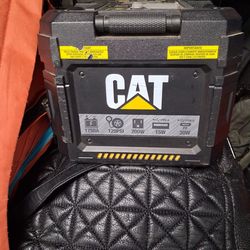 CAT JUMP STARTER