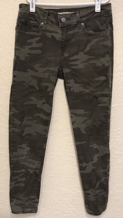 Camo Levi’s 711 Skinny Jeans