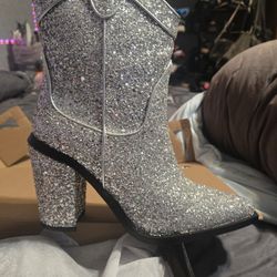 Dolls Killz Silver Cowgirl Boots Size 9 