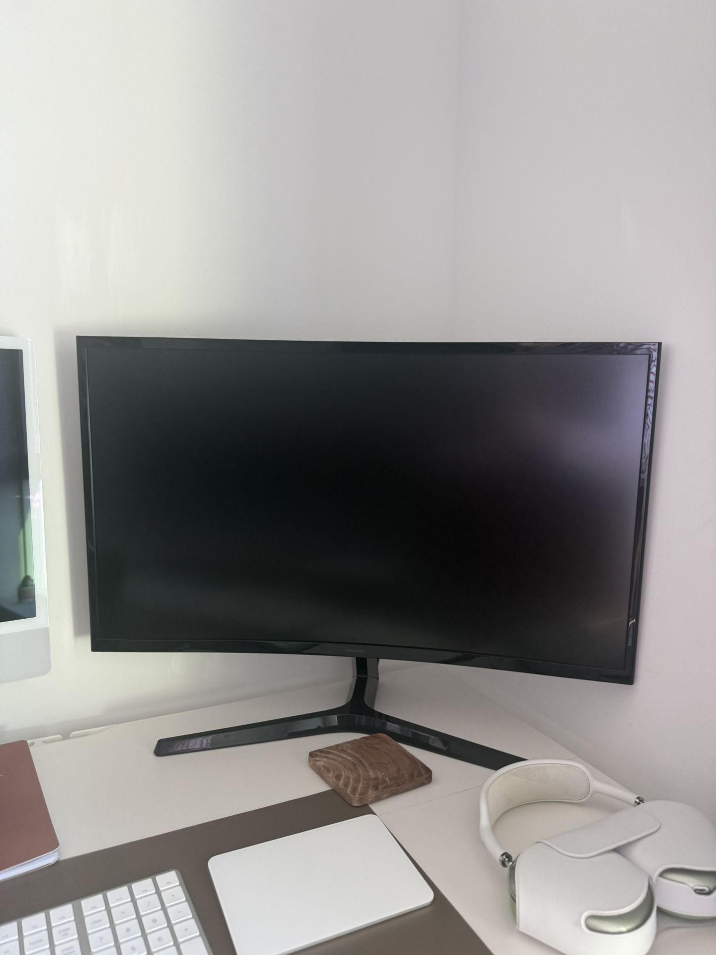 Samsung 27" FHD 1080p Curved Computer Monitor