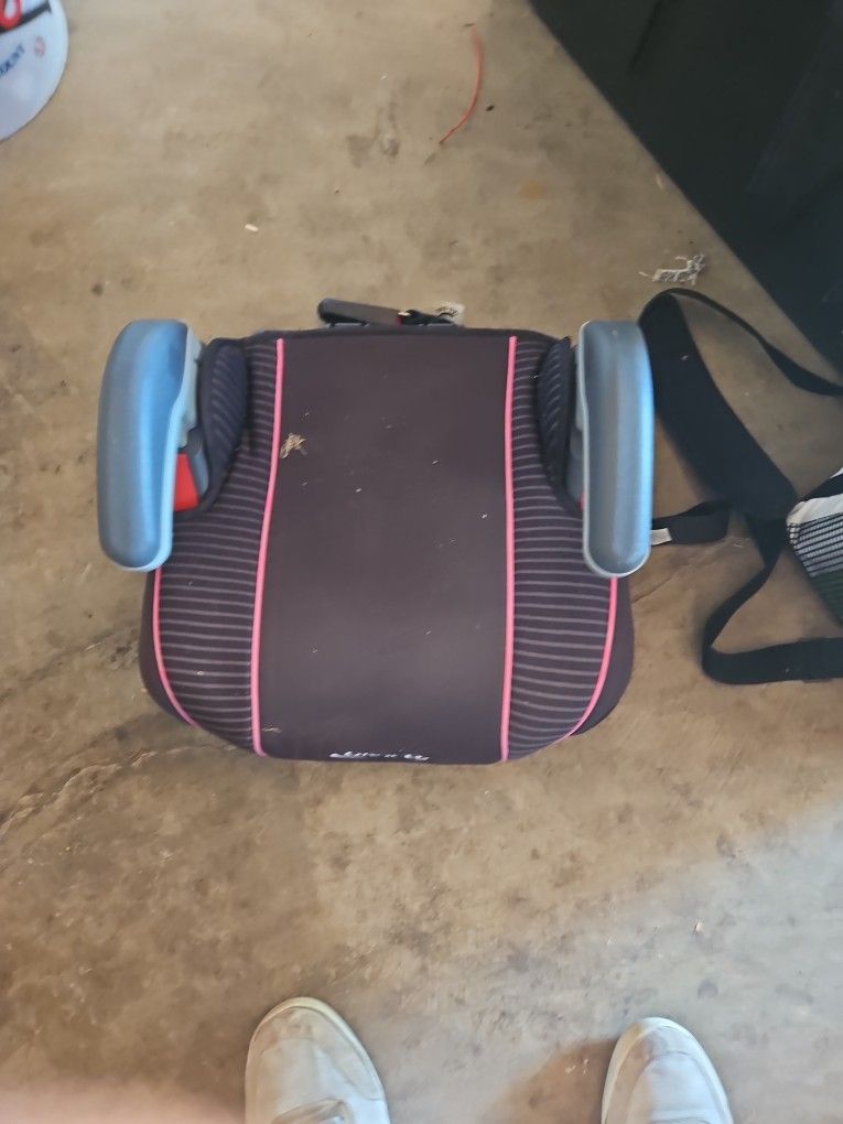 Free - Booster Seat - Free