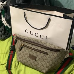 Gucci cross body bag (courrier Beige)