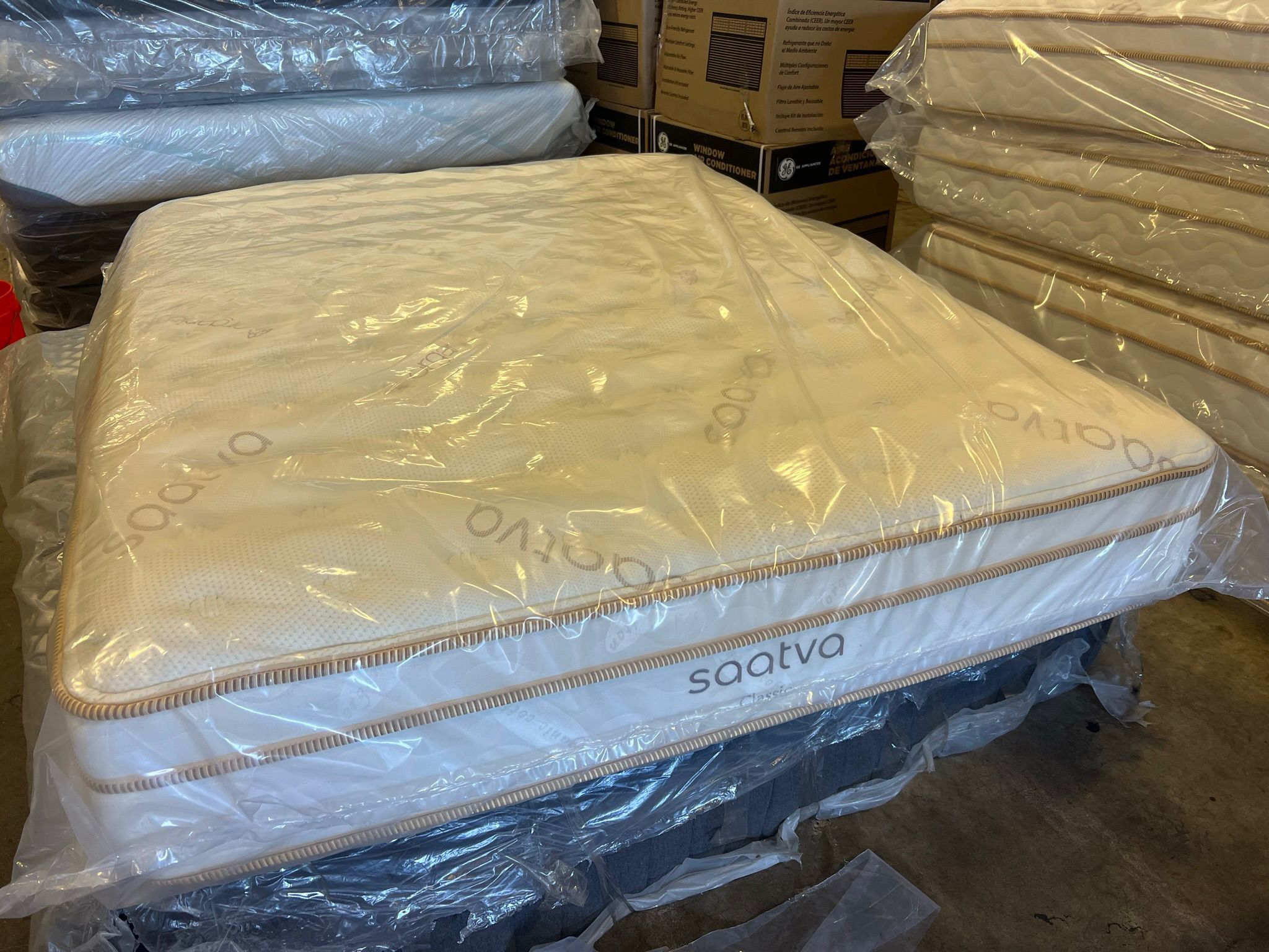 💥BIG SALE 🤩💫KING MATTRESS SAATVA CLASSIC 🎊