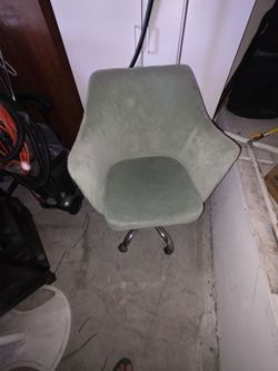Vanity chair