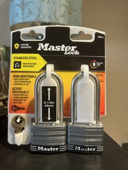 2-pack Heavy Duty Master Locks - NWT