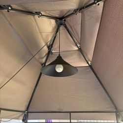 Outdoor hanging light