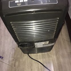 DeLonghi 14,000 BTU Portable AC / Heater 