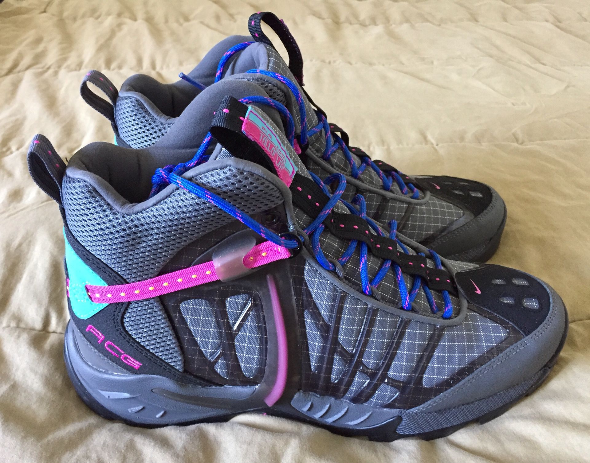 Nike Air Zoom Tallac Lite OG ACG Boots Grey Pink Gamma Blue Mens Sz 10 for Sale in Tempe, AZ - OfferUp