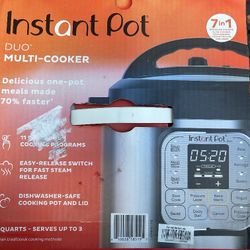 INSTANT POT 7in 1 Pressure Cooker.