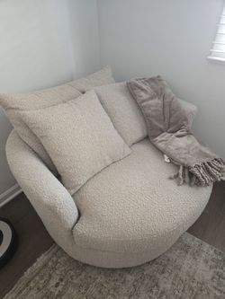 Round Swivel Accent Chair