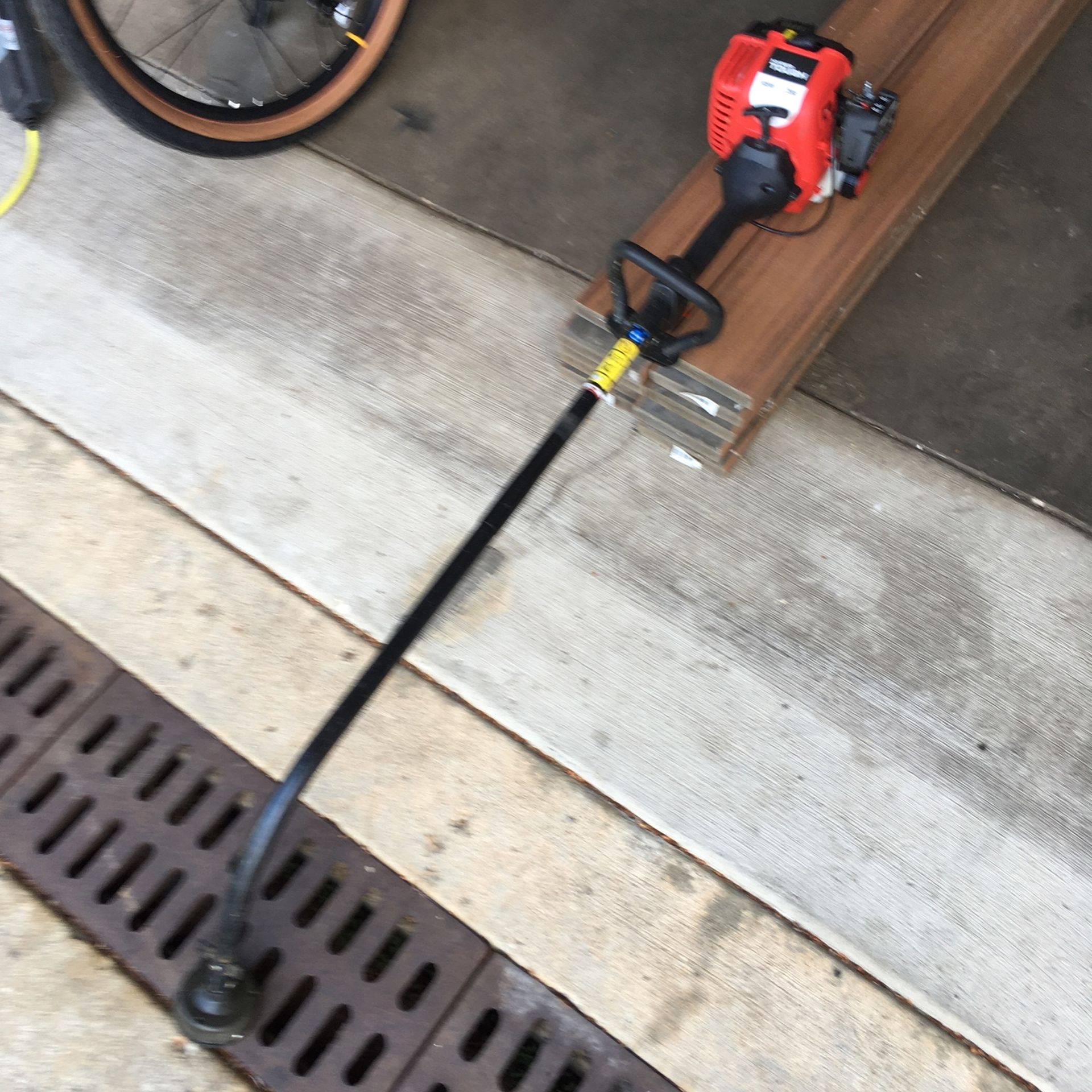Hyper Tough H2510 Trimmer / Weed Wacker