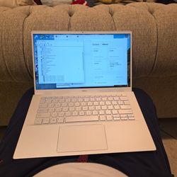 Dell Inspiron 5402 i7-1165G7 2.8GHz 32Gb Ram 512Gb NVMe SSD Iris Xe