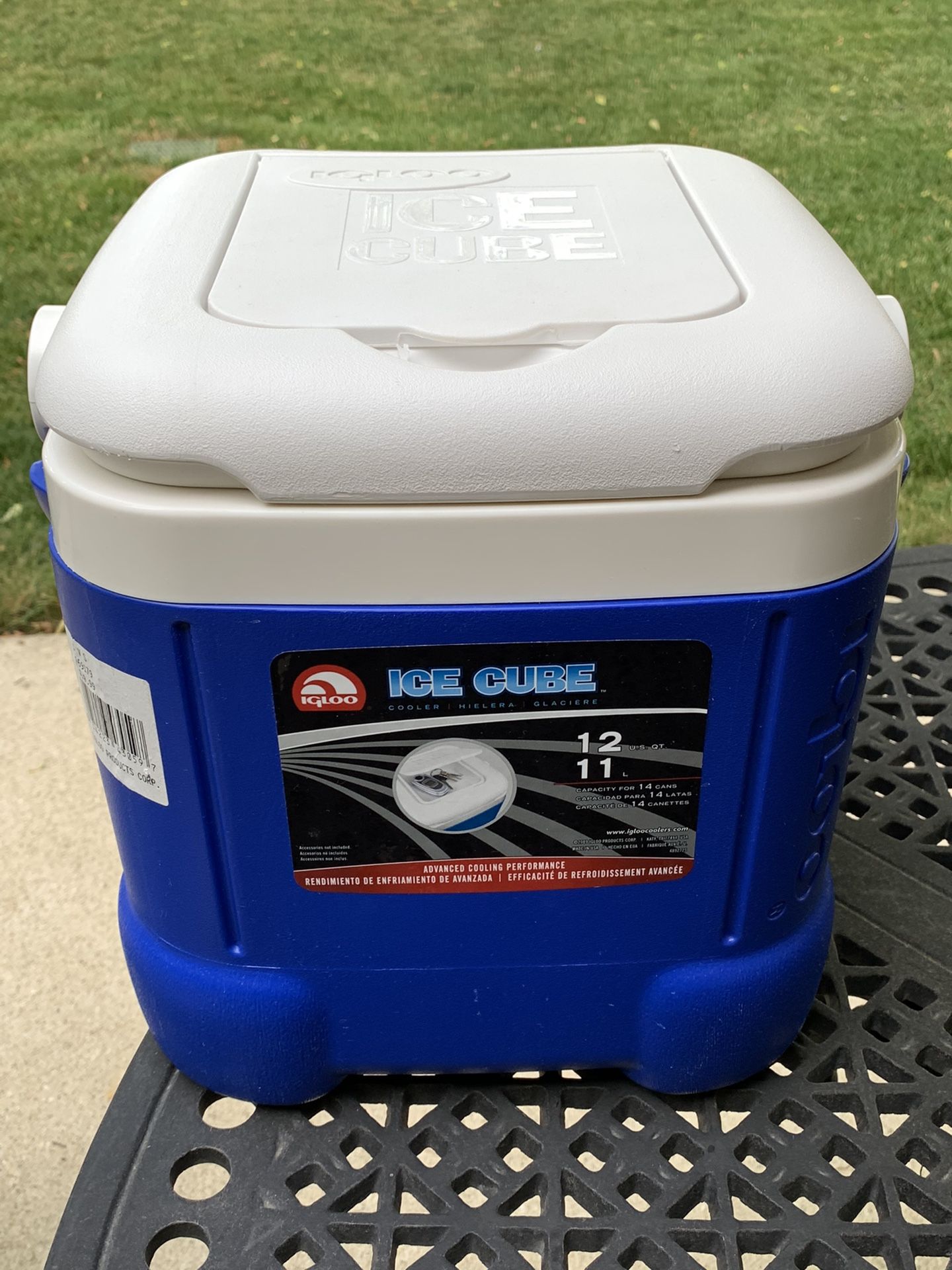 230613_230607_10_New Igloo 12 Quart “Ice Cube” Cooler