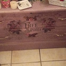 Charming Large Purple Distressed Chest With 2 Drawers