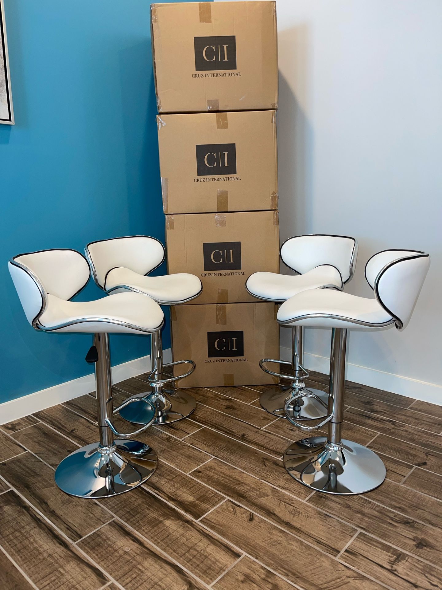 New 4 White Bar Stools