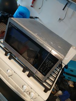 Sharp Microwave Oven Must come pick up in Atascocita North. Zip code 77346 Cash or Zelle accepted.