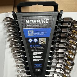 12 PIECE FLEXIBLE HEAD RATCHETING WRENCH SET 100$