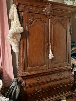 Thomasville Chateau Provence Furniture - One owner