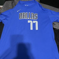 rand New Never Worn Dallas Mavericks Brand new rare Luka Doncic Limited silver edition cant fond anywhere
