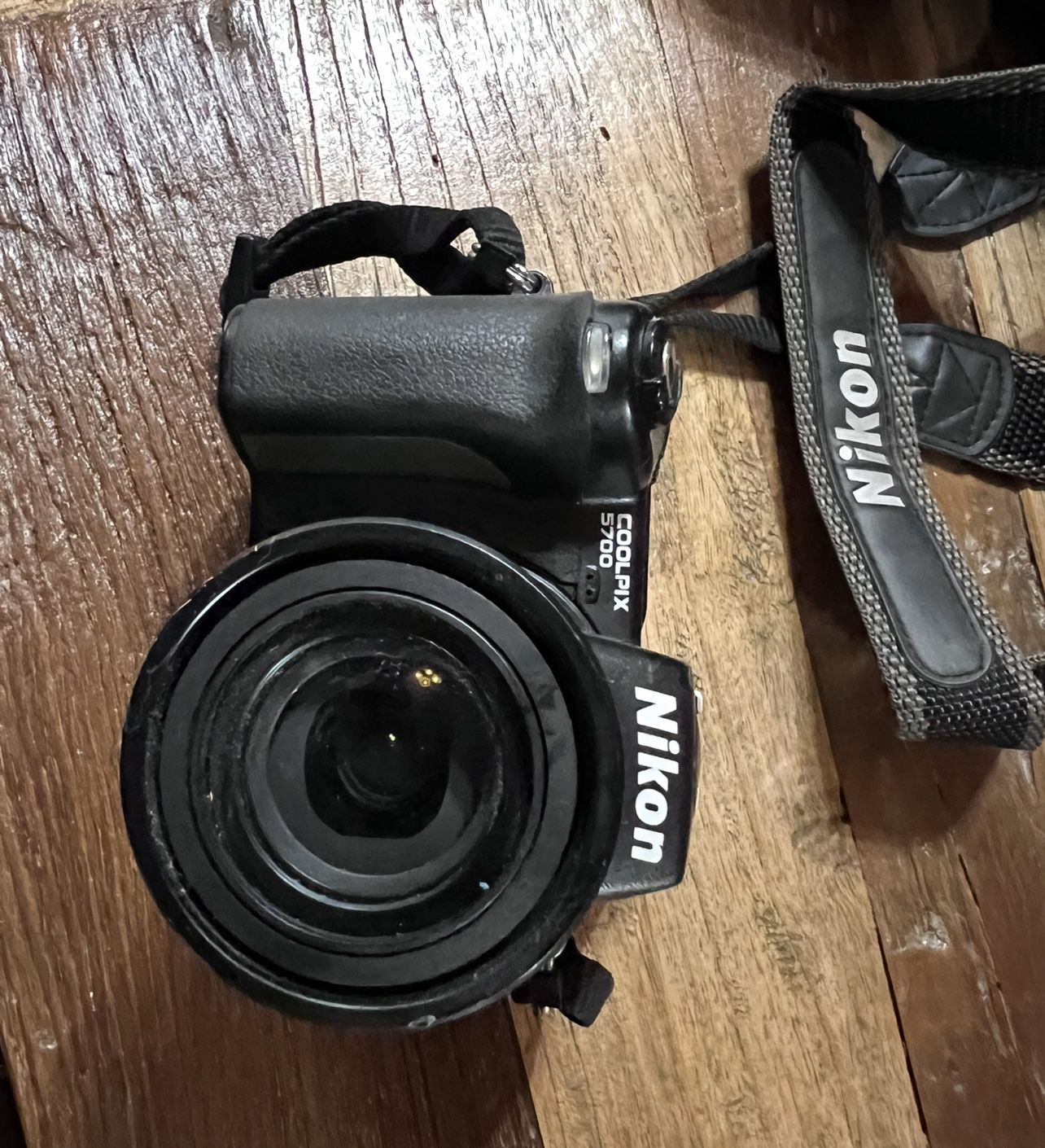 Nikon Coolpix 5700