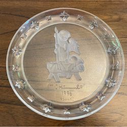 1996 Goebel M.J. Hummel Crystal Christmas Plate Angels Nativity Avon 9661