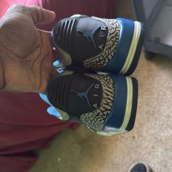 SIZE 9.5 Jordan 3’s (Used)